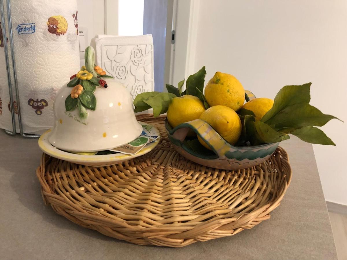Vesuvio House Appartamento Indipendente E Centrale Sant'Agnello Luaran gambar