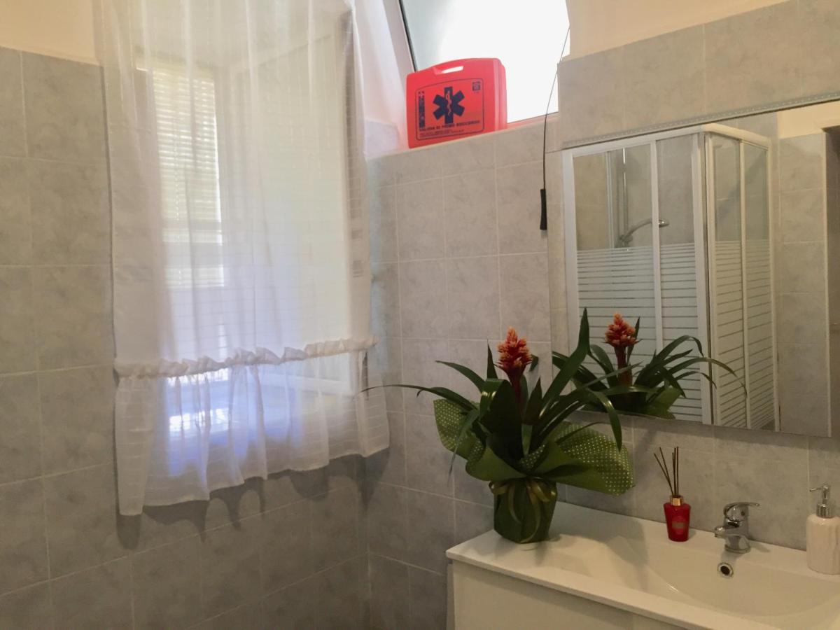 Vesuvio House Appartamento Indipendente E Centrale Sant'Agnello Luaran gambar
