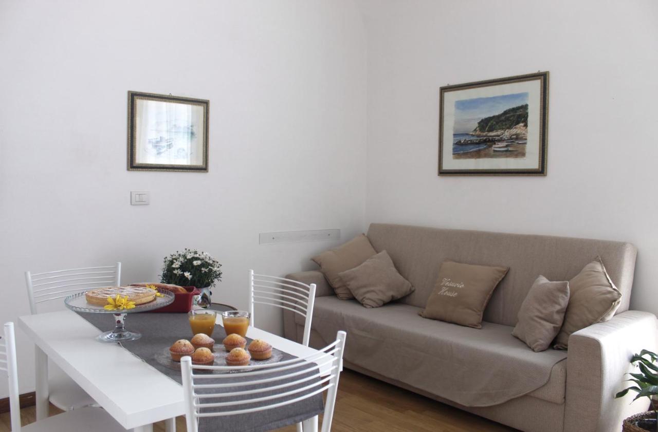 Vesuvio House Appartamento Indipendente E Centrale Sant'Agnello Luaran gambar