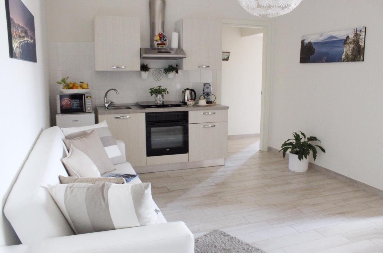 Vesuvio House Appartamento Indipendente E Centrale Sant'Agnello Luaran gambar