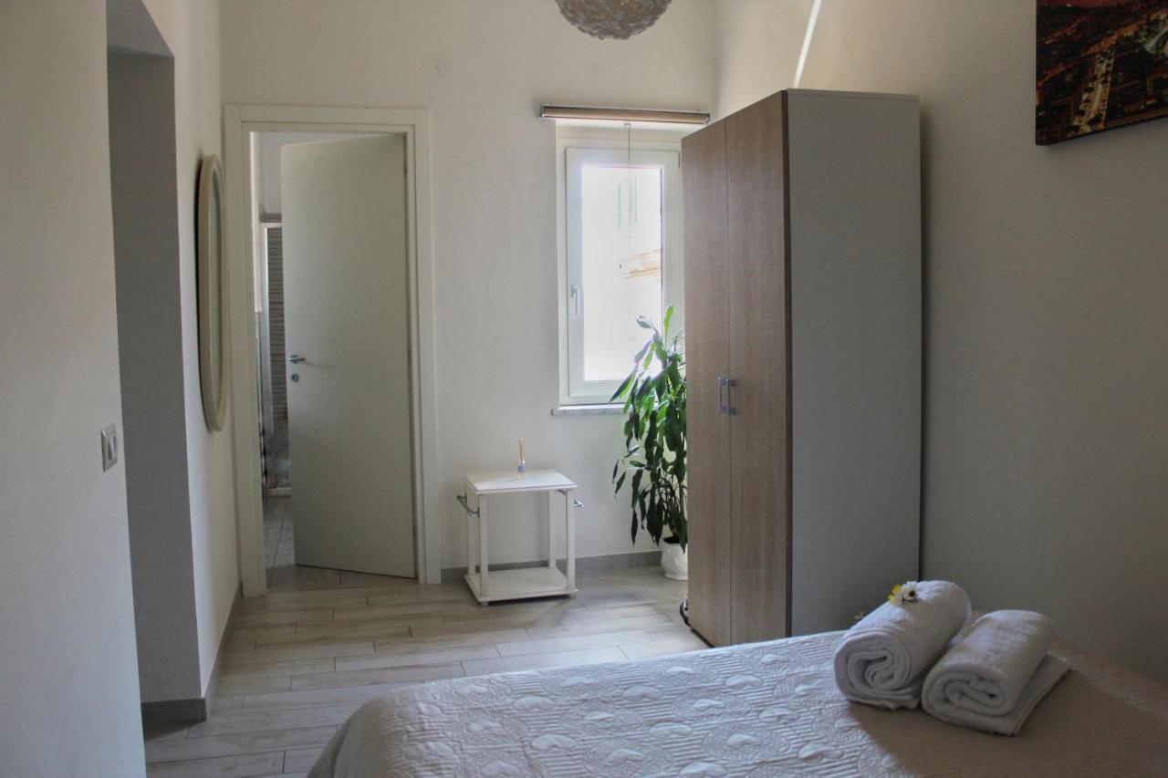 Vesuvio House Appartamento Indipendente E Centrale Sant'Agnello Luaran gambar