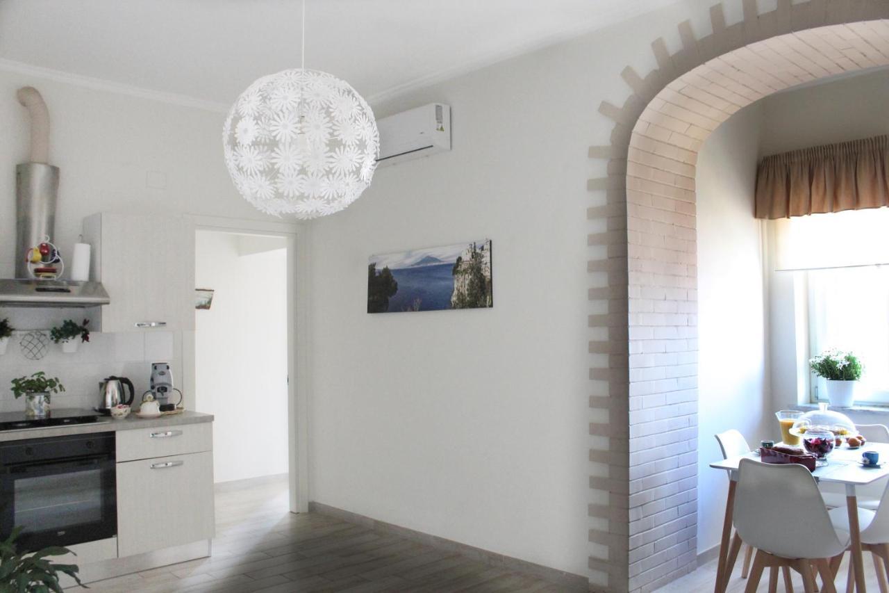 Vesuvio House Appartamento Indipendente E Centrale Sant'Agnello Luaran gambar